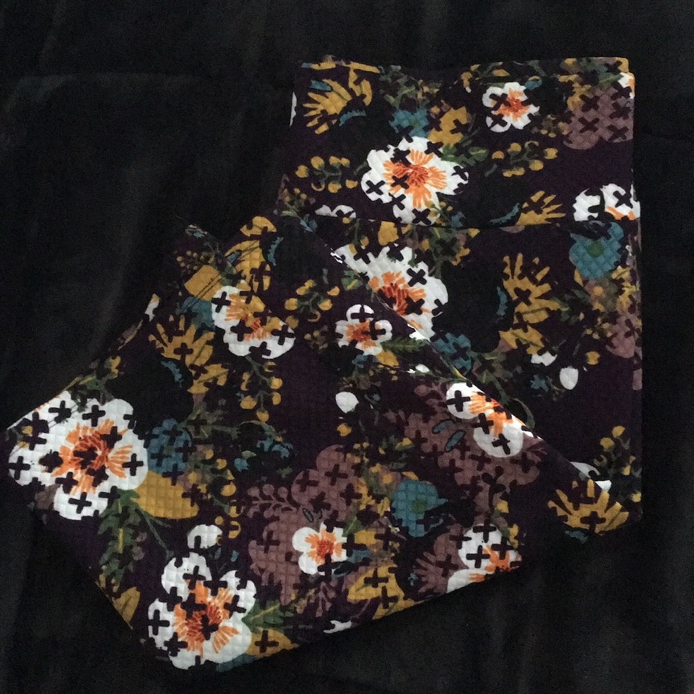Lularoe purple floral Cassie skirt